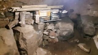 Si fa leccare la fica davanti al cornuto