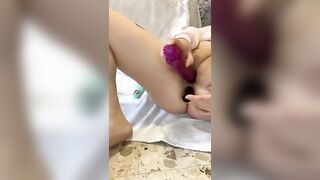 Milf piemontese doppio godimento con due dildo