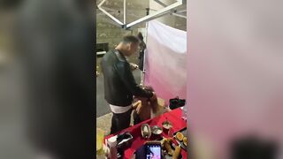 Rocco si fa fare un pompino da una fan al Bergamosex