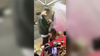 Rocco si fa fare un pompino da una fan al Bergamosex