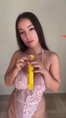 Martina Finocchi nuda spompina il calippo