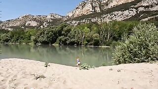 Coppia italiana Eccitante scopata al fiume (Dialoghi Italiani)