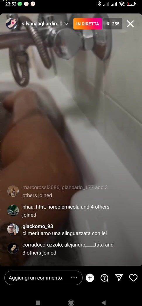 Silvana Agliardi napoletana lesbica in vasca con amica in live