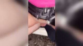 Siamo cosi eccitati che scopiamo all'aperto