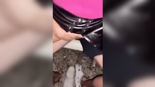 Siamo cosi eccitati che scopiamo all'aperto