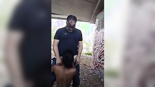 Maturo si fa succhiare il cazzo da 18 enne all'aperto Diretta C4