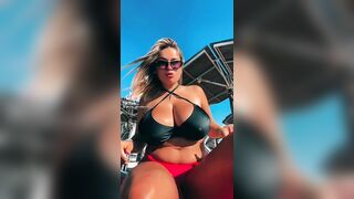 Giulia Tiktokt 18 enne con tette mostruose