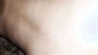 La faccio godere e gridare riempiendola di sborra