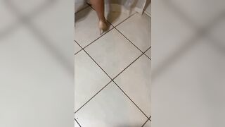 Il bel culo della mia ragazza e io col cazzo in tiro