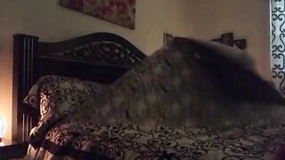 Sto andando a letto… mi vieni a far compagnia