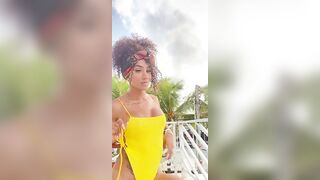 Filmino amatoriale bellissima trans