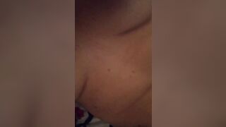 Amica di mia moglie mi fa un pompino e lei le lecca la fica