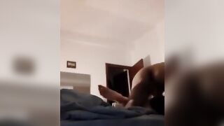 Giovane fidanzata scopata fino a farla venire