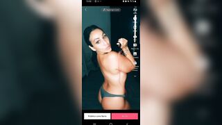 La bella tettona sarda Sara