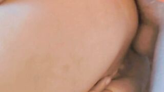 Le scopo il culo e lo riempio