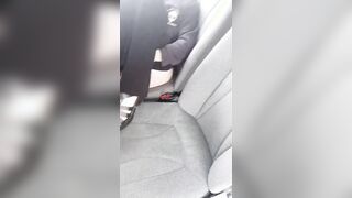 Flash fica in autobus diciottenne italiana esibizionista