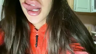 Lingua sulle labbra video porno su ItPornIt