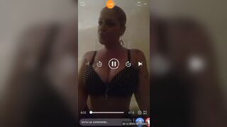 Milf napoletana mostra le tettone