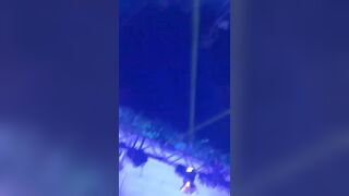 Grelmosss senza slip in discoteca