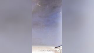 Doccia suicide italiana tettona Piercing capezzoli