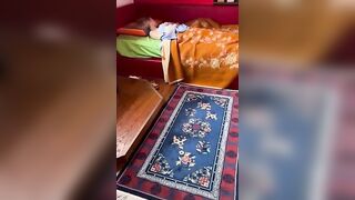 Sveglia fidanzata tettona infilandole il cazzo in bocca