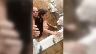 Pompino e schiaffi video porno su ItPornIt