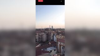 Psycho balla nuda sul balcone OF