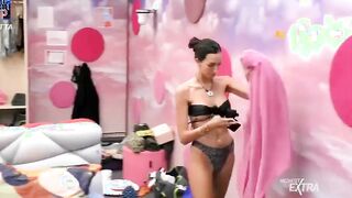 La sexy doccia di Sofia Giaele al Grande Fratello Vip