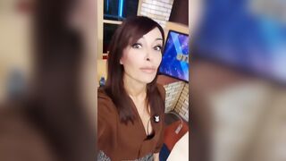 Sheila Capriolo tutta scosciata