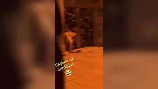 Coppia beccata a scopere in centro a Cagliari