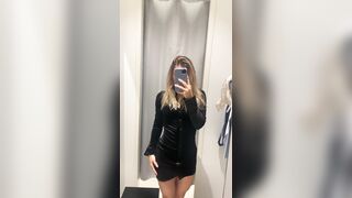 Ti piace spiarmi nei camerini?