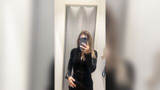 Ti piace spiarmi nei camerini?