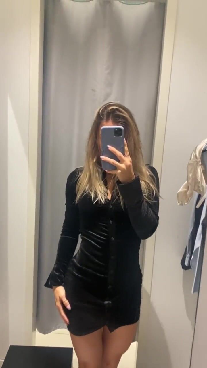 Ti piace spiarmi nei camerini?