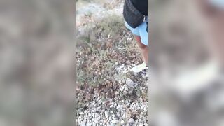 MILF italiana tettona lo succhia in pubblico