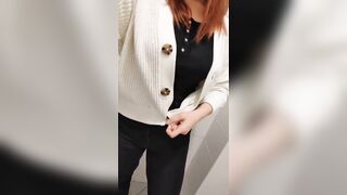 Nel bagno dell'ufficio