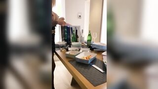 Giorgia in topless in cucina OF