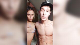 VI VOGLIO COI CAZZI DURI - Teen italiana scopata a pecorina