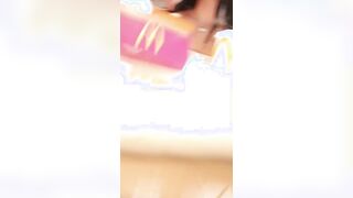 Secondo voi ho le mutandine? UPSKIRT MCDONALDS