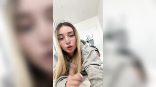 Biondina napoletana con bel culo Tiktok