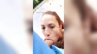 Quasi beccati mentre lei gli sta facendo un pompino