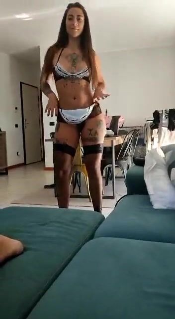Viki in autoreggenti