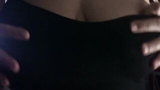 La  mia tettona prende il cazzo