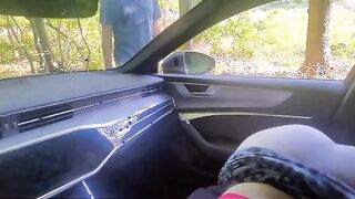 Dogging amatoriale - Guardone si sega spiando coppia in macchina