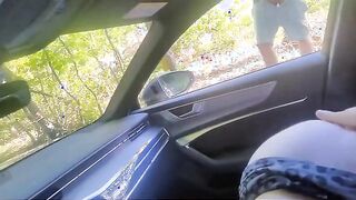 Dogging amatoriale - Guardone si sega spiando coppia in macchina