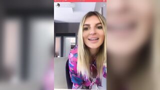 Biondina fica in live