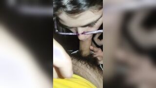 Pompino fidanzata 18 enne con occhiali