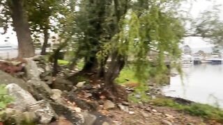 Ci beccano mentre mi fa un pompino all'aperto