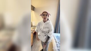 FAI L'UOMO E METTIMELO IN GOLA