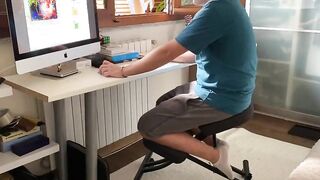 Fidanzata mi fa un pompino mentre studio e poi si fa chiavare