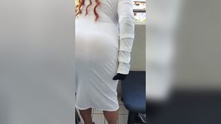 Mia moglie mi fa un pompino sul balcone